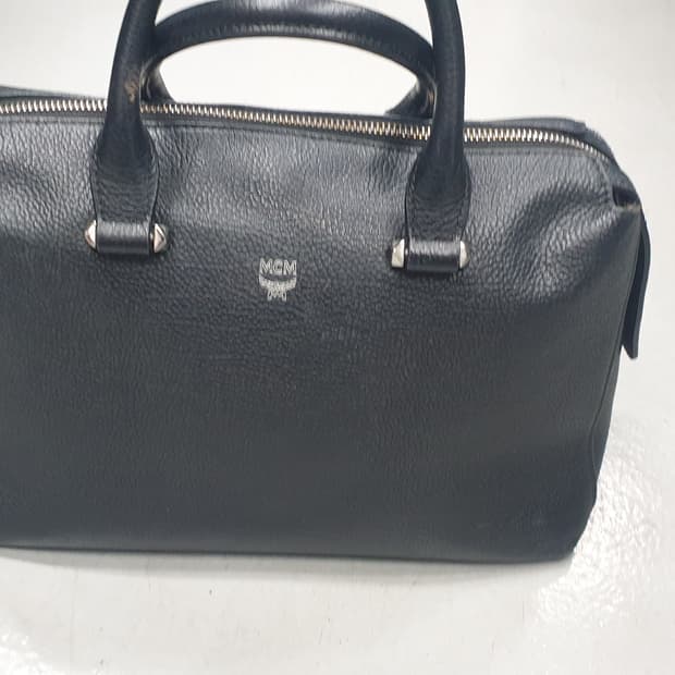 정품 MCM 블랙 보스턴백