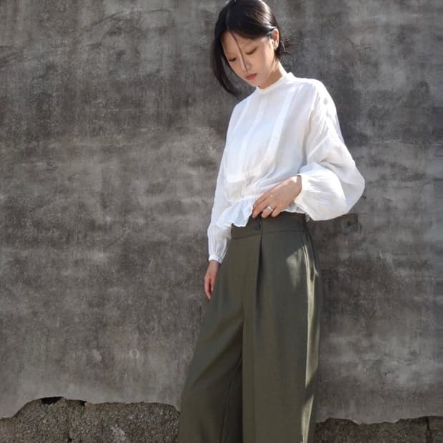 3 button wide banding slacks / khaki