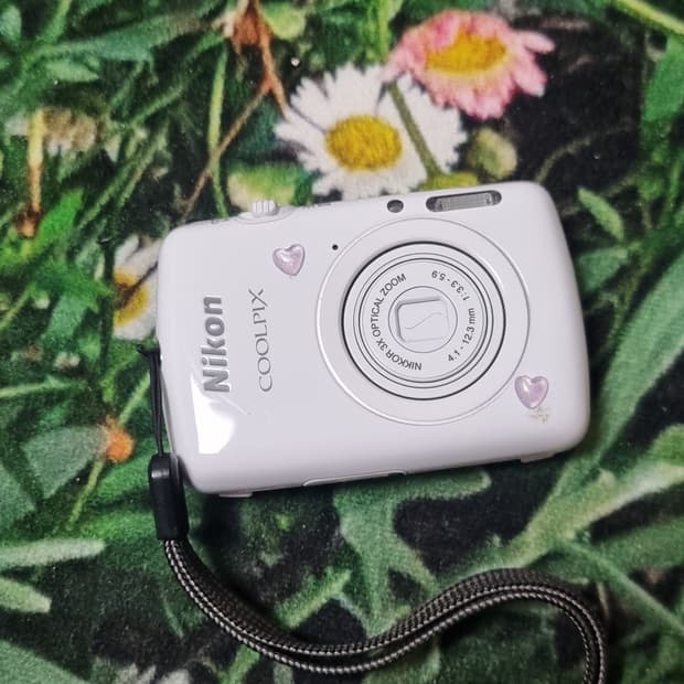 니콘 쿨픽스 s01