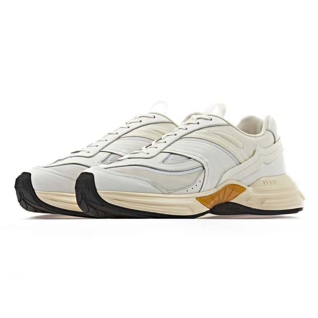 IYSO 이소 ACUMIK 아큐믹 고프코어 러닝화 스니커즈 신발 화이트