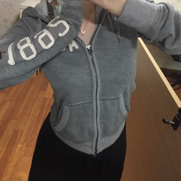 유일매물 대대장 아베크롬비 딱붙 진그레이 팔 패치 후드집업