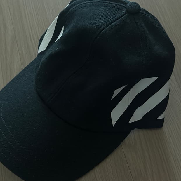 Off-white 볼캡