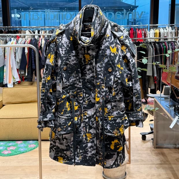 비비안 웨스트우드 블랙 옐로우 페인팅 프린팅 자켓 