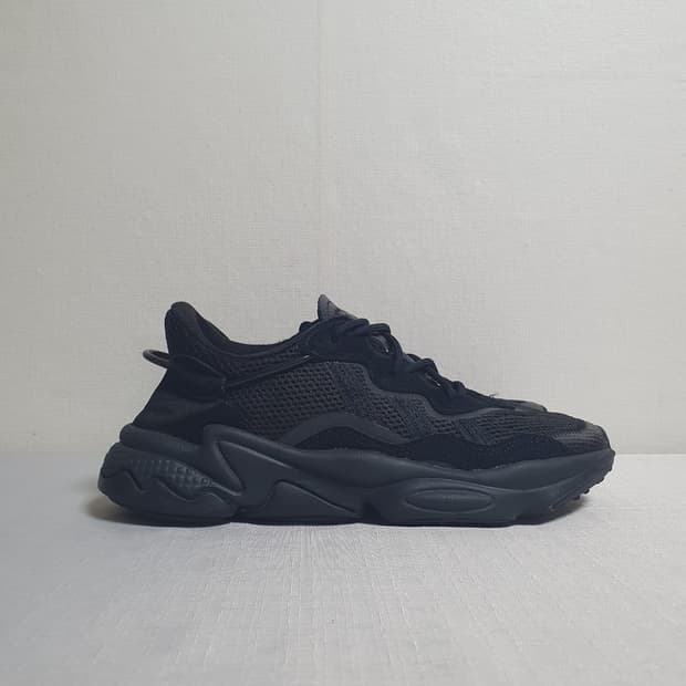 아디다스 오즈위고 트리플블랙 240mm