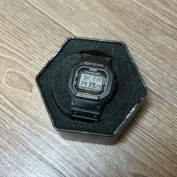 [G-SHOCK] 지샥의 근본 DW-5600E 스피드 모델 판매합니다.