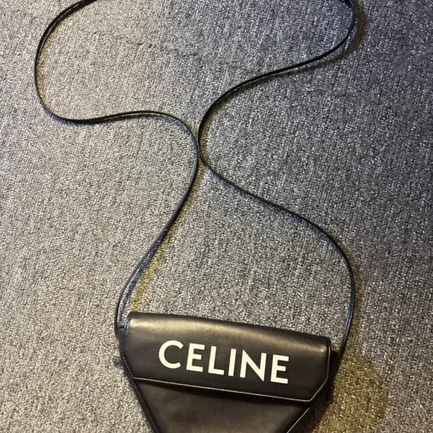 셀린느 트라이앵글 백 블랙