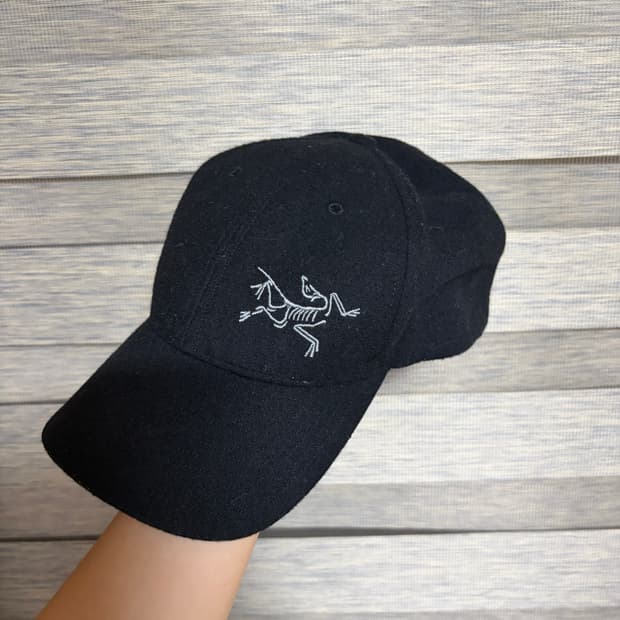 아크테릭스 울 볼캡 모자