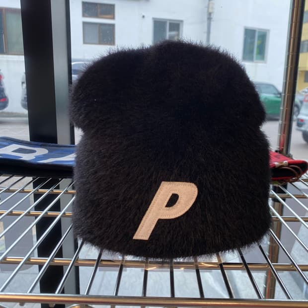 palace 팔라스 모헤어 비니 black