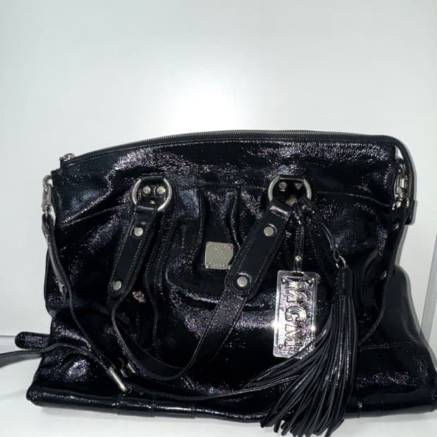 MCM 유광레더 숄더백 크로스백 블랙