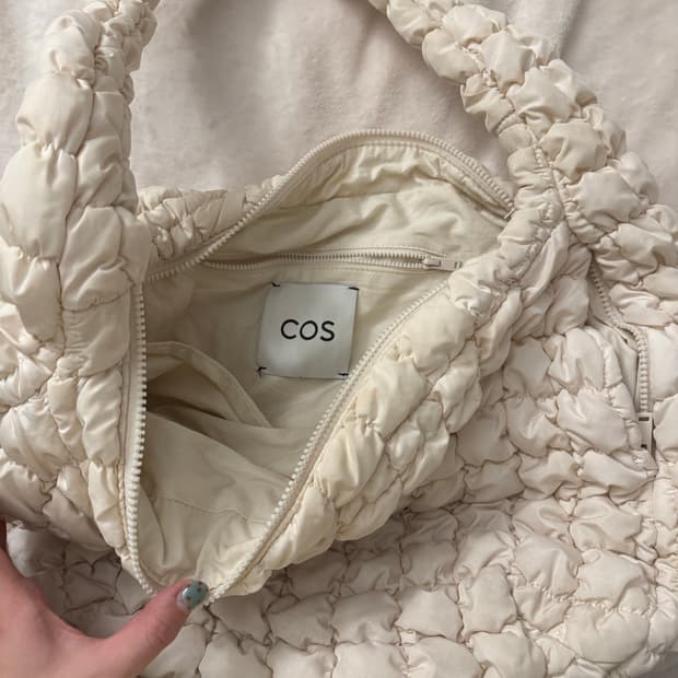 COS 오버사이즈 퀄티드 백 구름백 