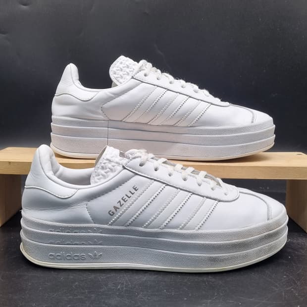 아디다스 가젤 볼드 화이트 스니커즈250