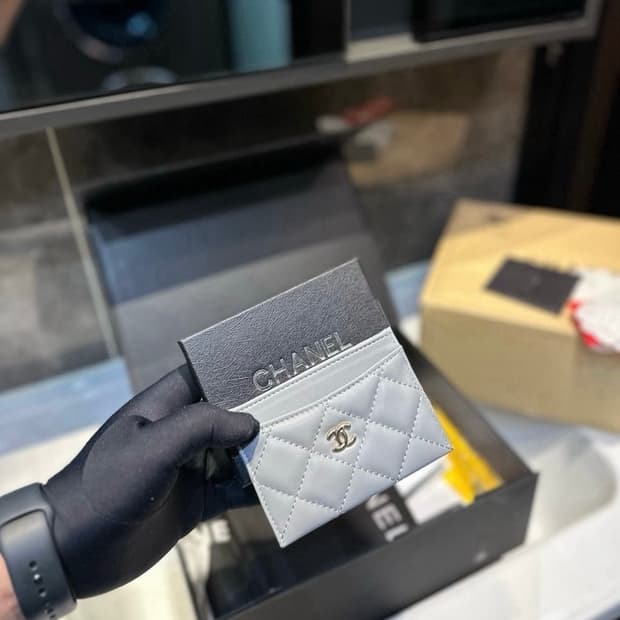 샤넬뷰티 램스킨 카드지갑 그레이 풀박스
