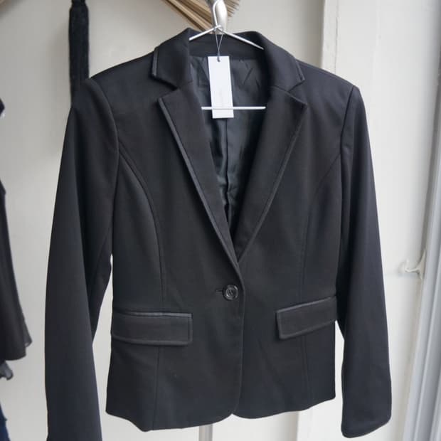 Single-Button Jacket