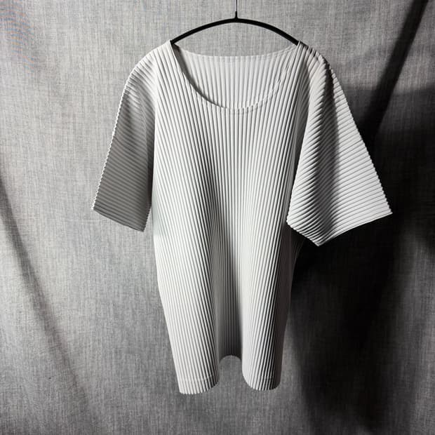 이세이미야케 옴므플리세 반팔티셔츠