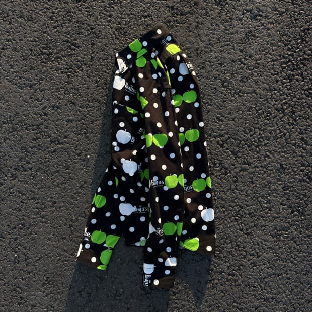 Comme Des Garcons x Beatles 그래픽 애플 도트 셔츠