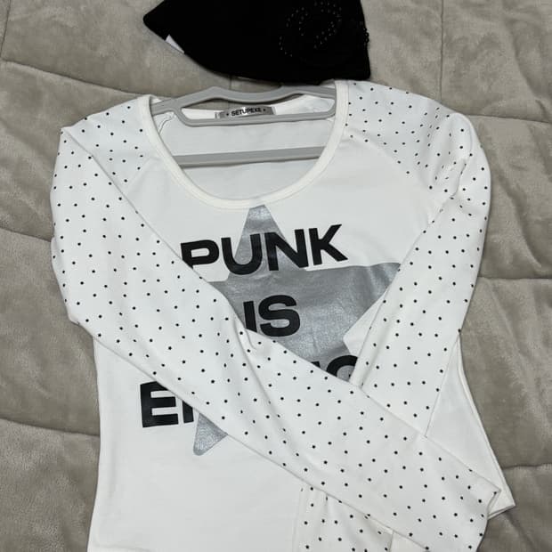 셋업이엑스이 펄 코사지 비니, 스타슬리브 펑크탑