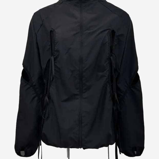 나체 컷아웃 바람막이 구합니다ㅠ