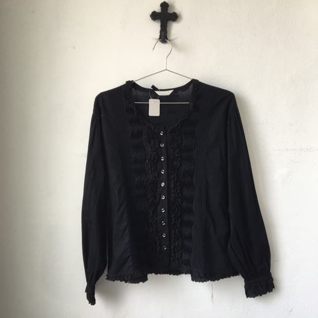 Pink house button point blouse