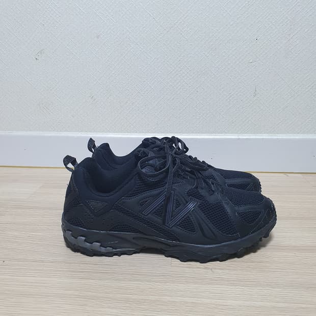 뉴발란스 610 트리플 블랙 운동화 260