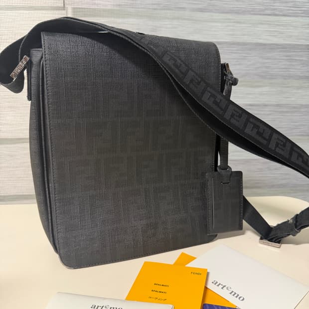 펜디 FF 메신저 크로스백 정품 / 구성품O / 저렴히 판매