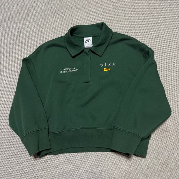 나이키 크롭 카라 맨투맨