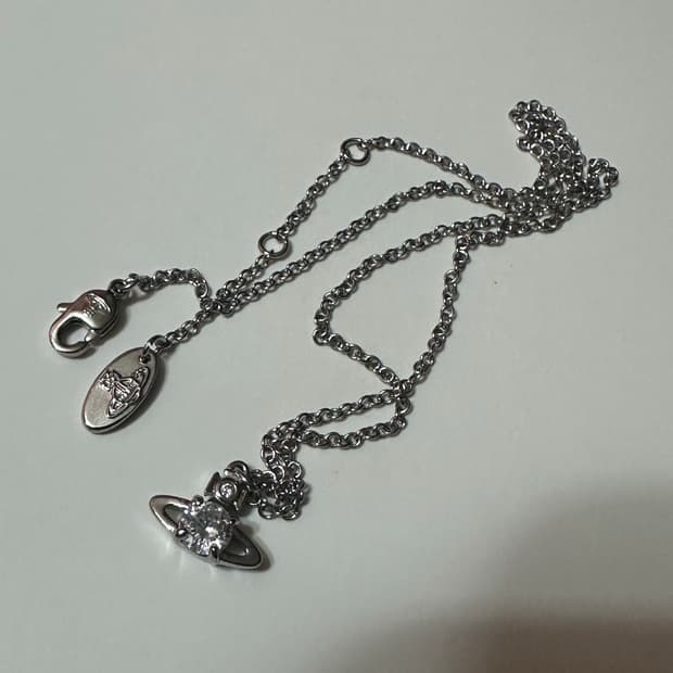 비비안웨스트우드 레이나 목걸이