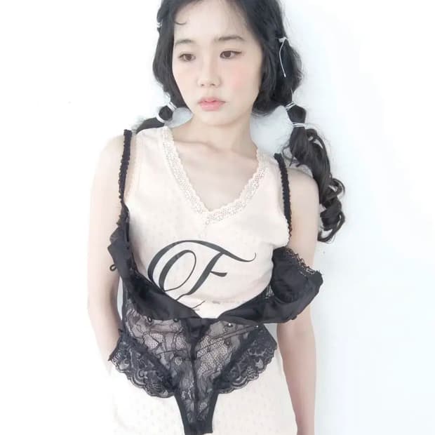 샵페어리 메이드 레이스 나시 탑 블랙