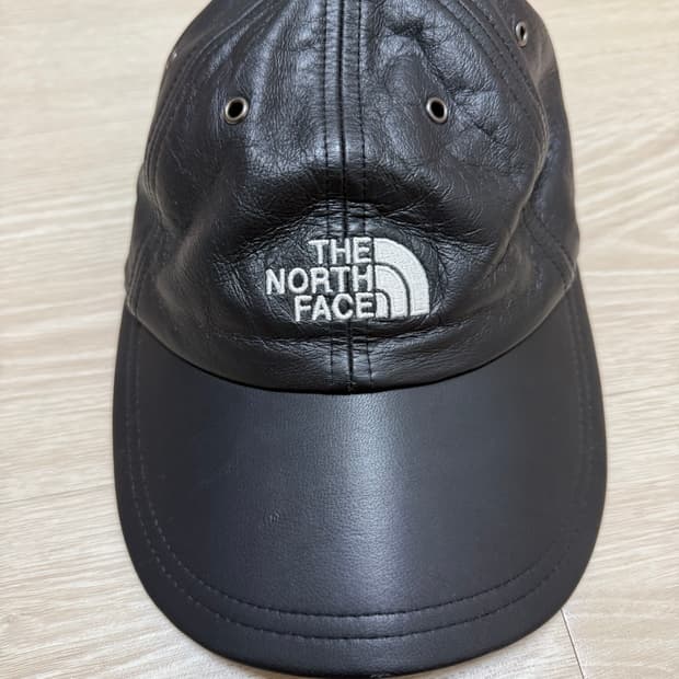 (OS)슈프림x노스페이스 레더 캠프캡 팝니다