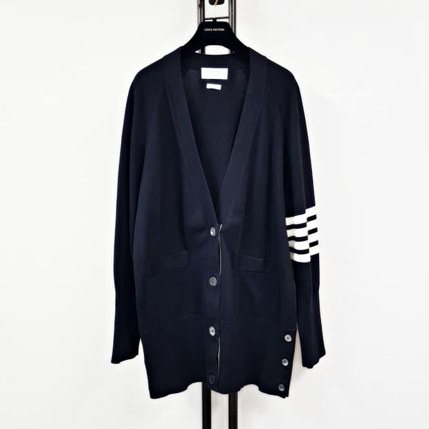 톰브라운 여성 4바 스트라이프 이그재저레이트핏 롱 가디건 FKC424A 