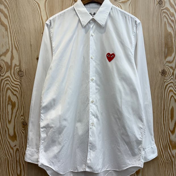 꼼데가르송 플레이 레드 와펜 셔츠