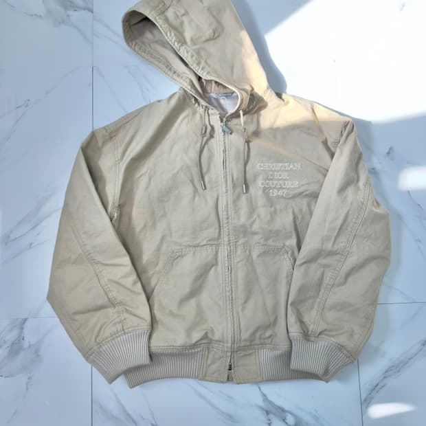 디올 꾸뛰르 시그니처 1947 트러커 후드 자켓 48 한글택