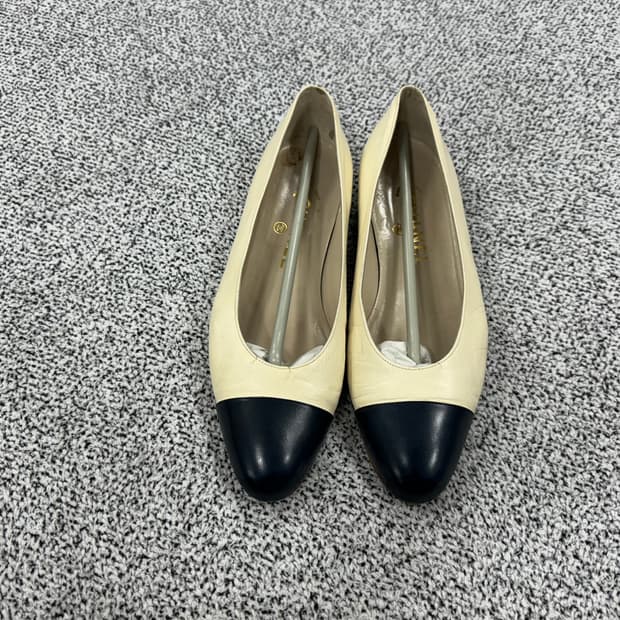 샤넬 빈티지 투톤 플랫슈즈