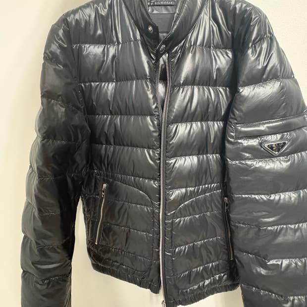 프라다 바이커 경량패딩