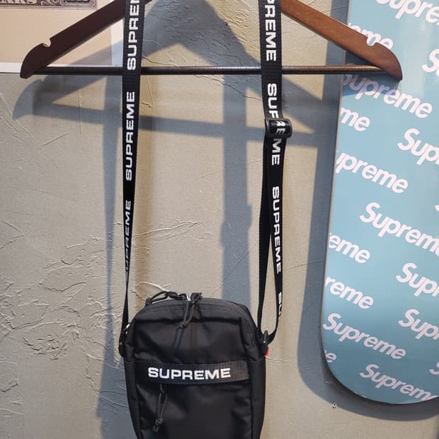 슈프림 22FW 숄더백 블랙
