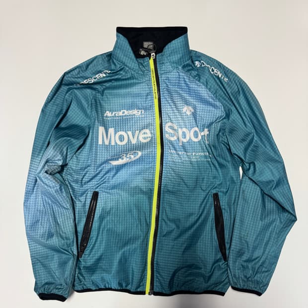 희귀!! 데상트 올드스쿨 그라데이션 무브 스포츠 바람막이 L