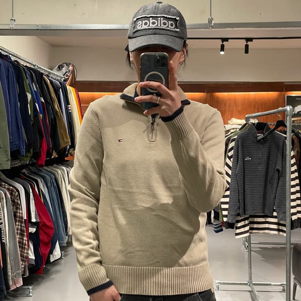 타미힐피거 반집업 니트  