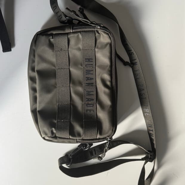 휴먼메이드 밀리터리 파우치 크로스백