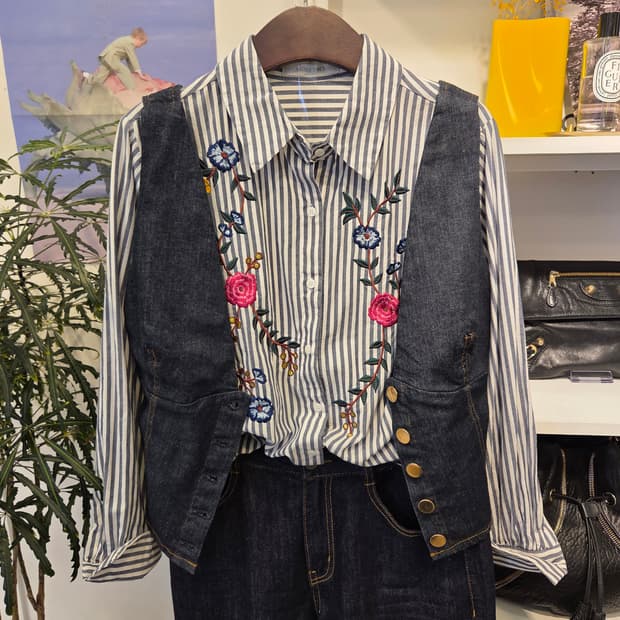 Jasmin 꽃자수 스트라잎 줄무늬 셔츠