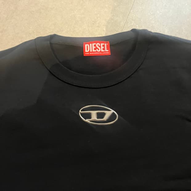 디젤 메탈리카 블랙 반팔 m 판매합니다