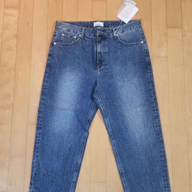 (새상품)아모프레 진청 테이퍼드 데님팬츠 34