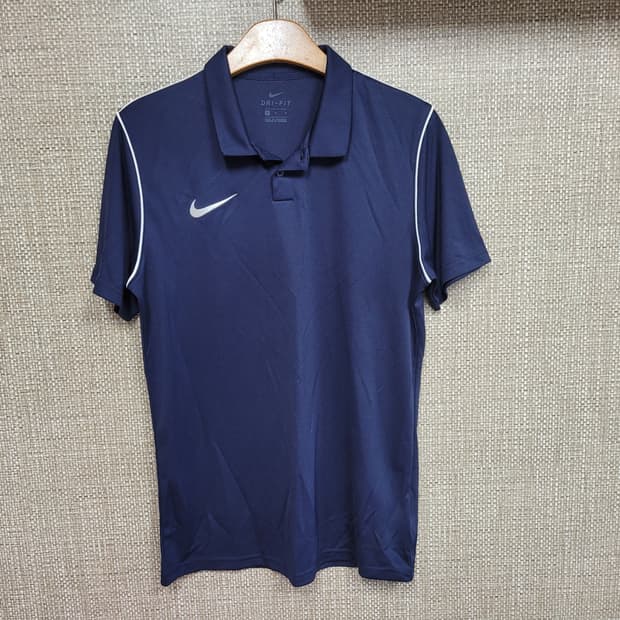 M 100사이즈 나이키 드라이핏 반팔 카라티