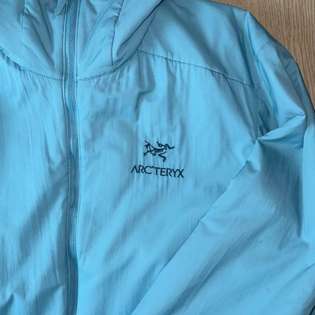 아크테릭스 아톰 LT 후디 솔레스