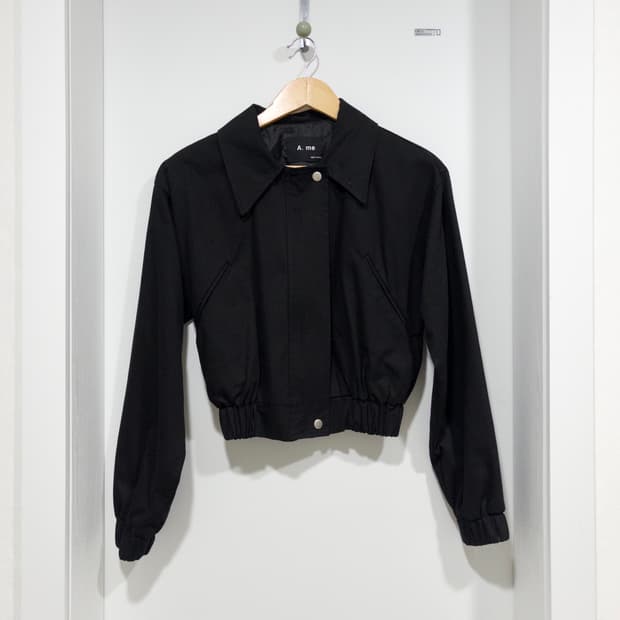 리얼옐로우 코튼 크롭 봄버자켓 / 블랙