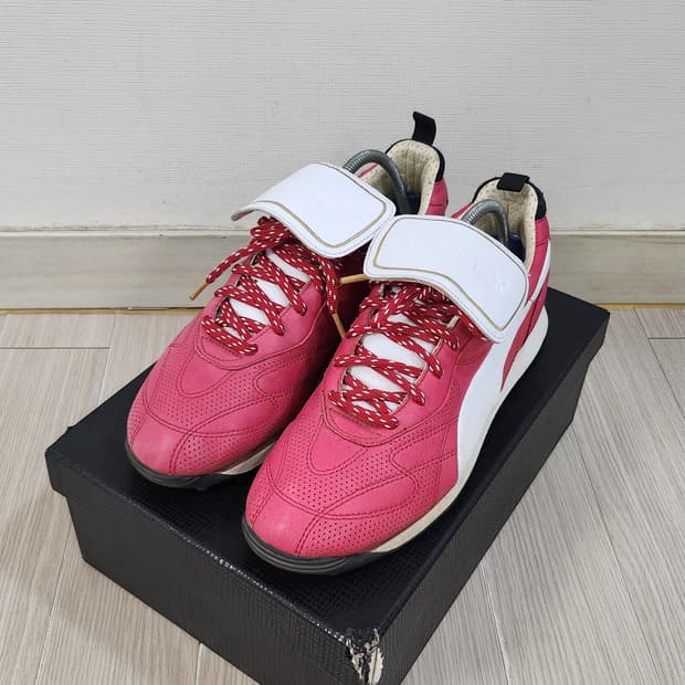 270 푸마 x 알렉산더맥퀸 블랙스테이션 로켓 핑크