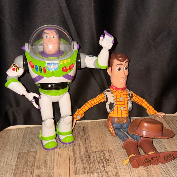 토이스토리 우디, 버즈라이트이어