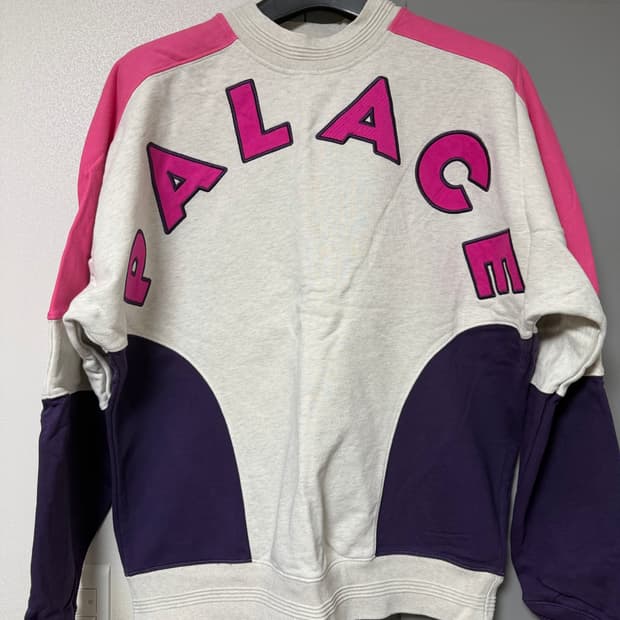 팔라스 스웻셔츠