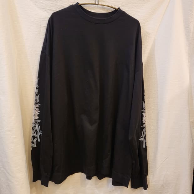 juun.j 준지 2025 타투 그래픽 롱슬리브 긴팔 티셔츠