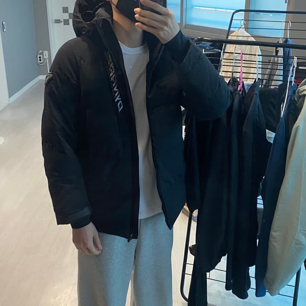 다이나핏 카본 비스트 미들 구스 다운 패딩 M 블랙