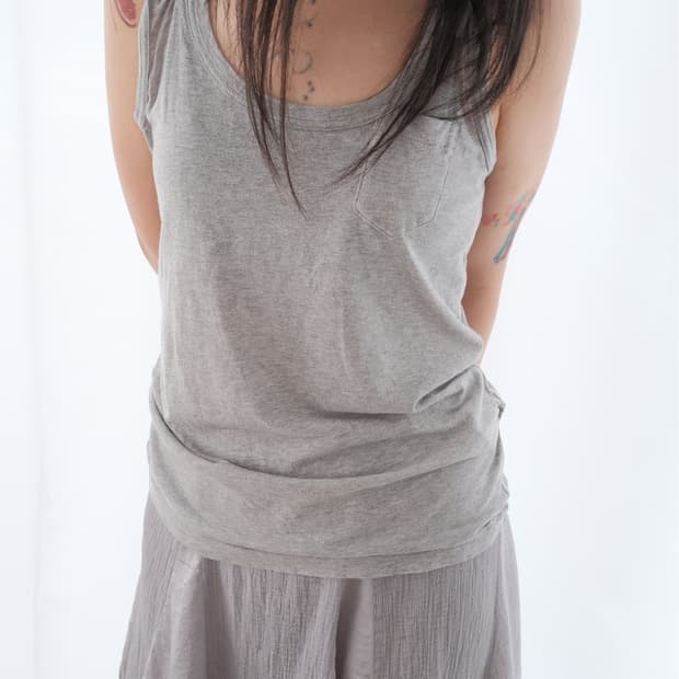 Frill sleeveless