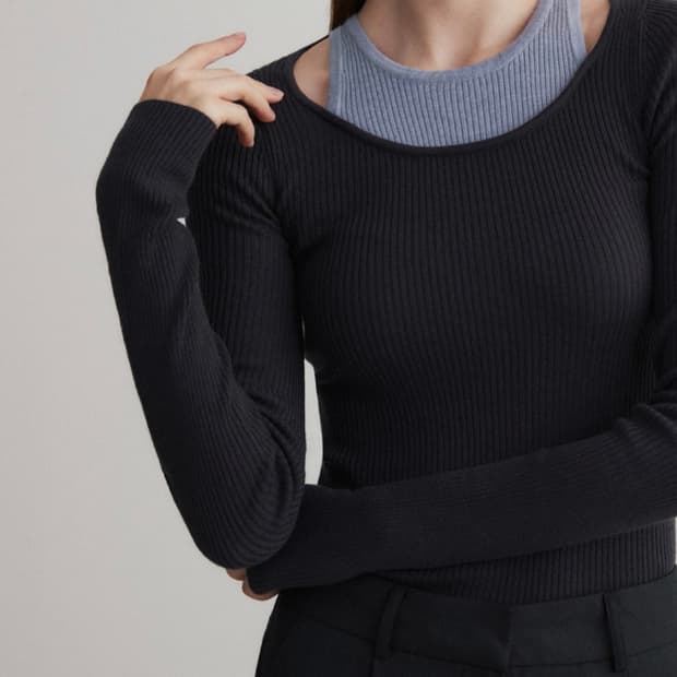 수아레 우먼 컷아웃 니트 블루 새상품